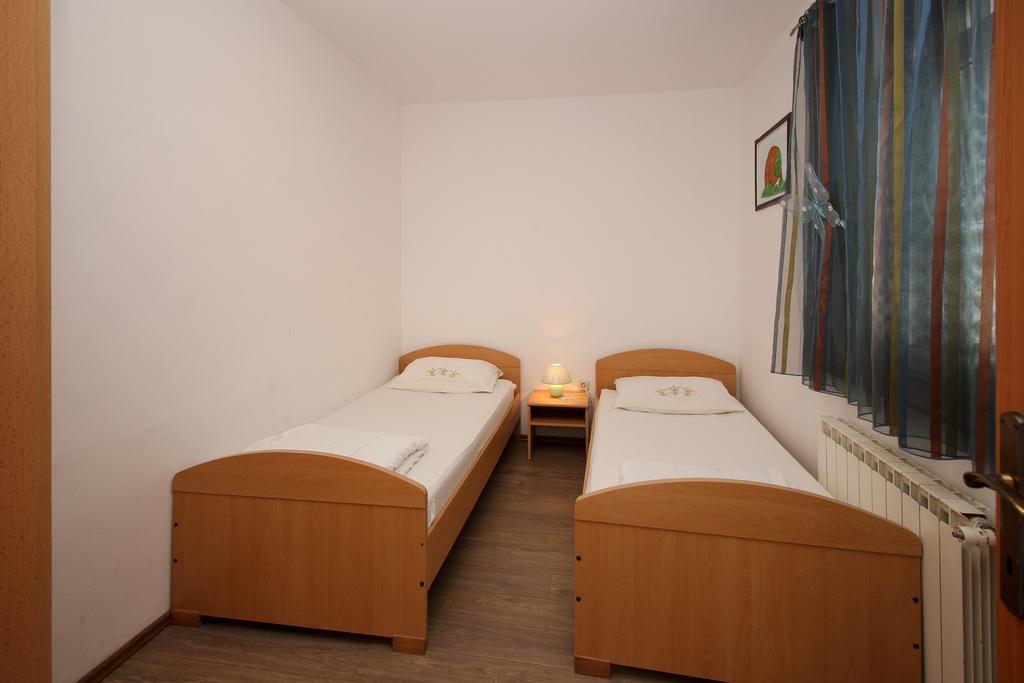 Apartment Drazen Šilo Camera foto
