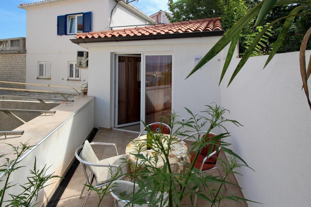 Apartment Drazen Šilo Esterno foto