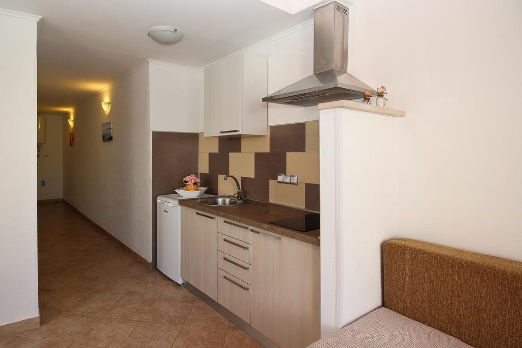 Apartment Drazen Šilo Esterno foto