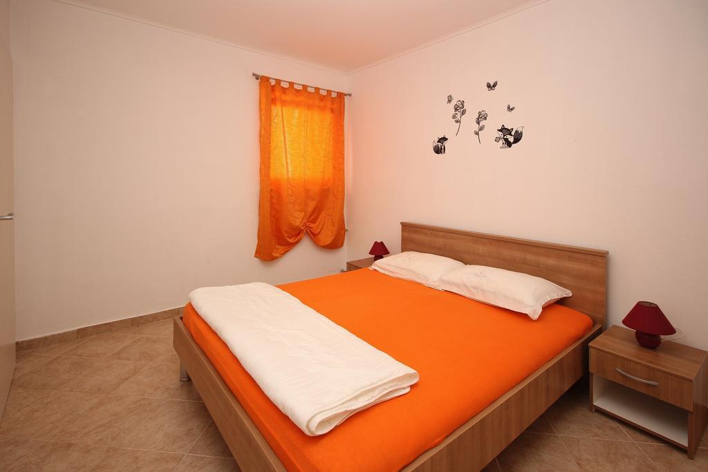 Apartment Drazen Šilo Esterno foto